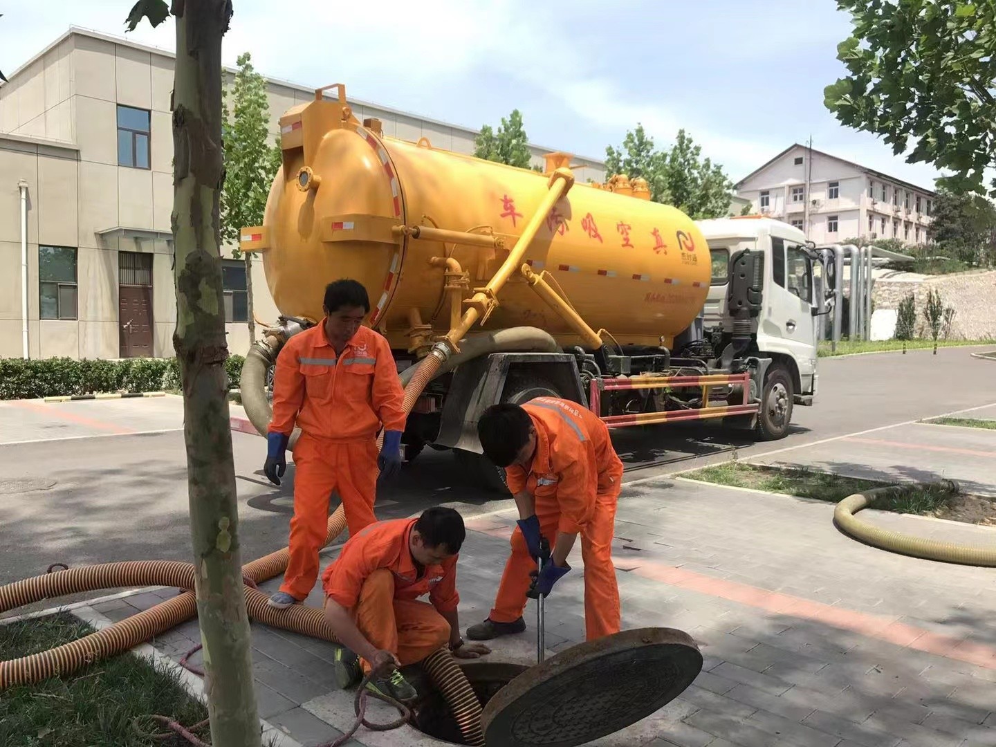 射洪化粪池清理与5-8吨吸粪车施工效率分析